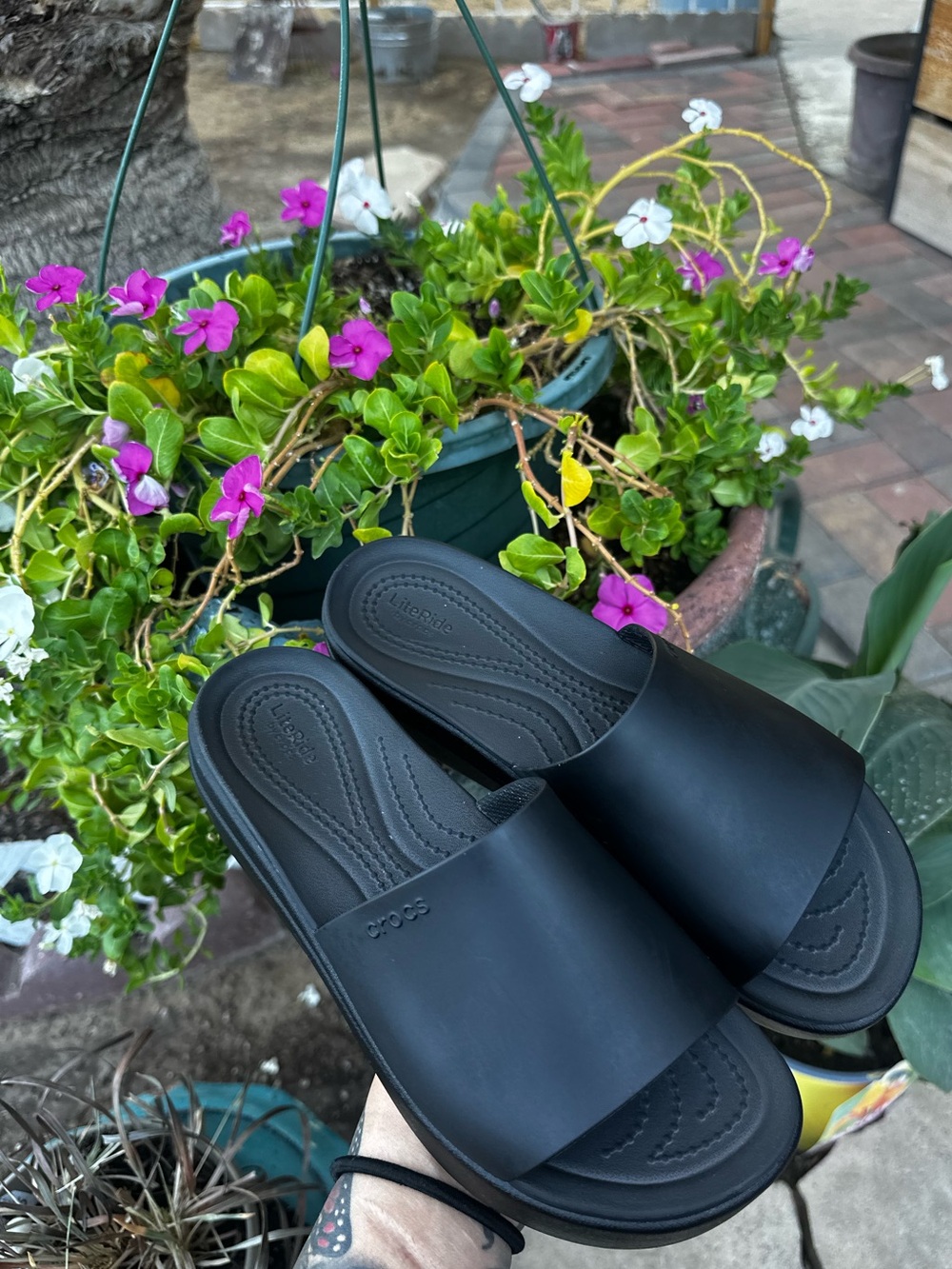 CROCS Women’s Black Slide Sandals - Smooth Single Band